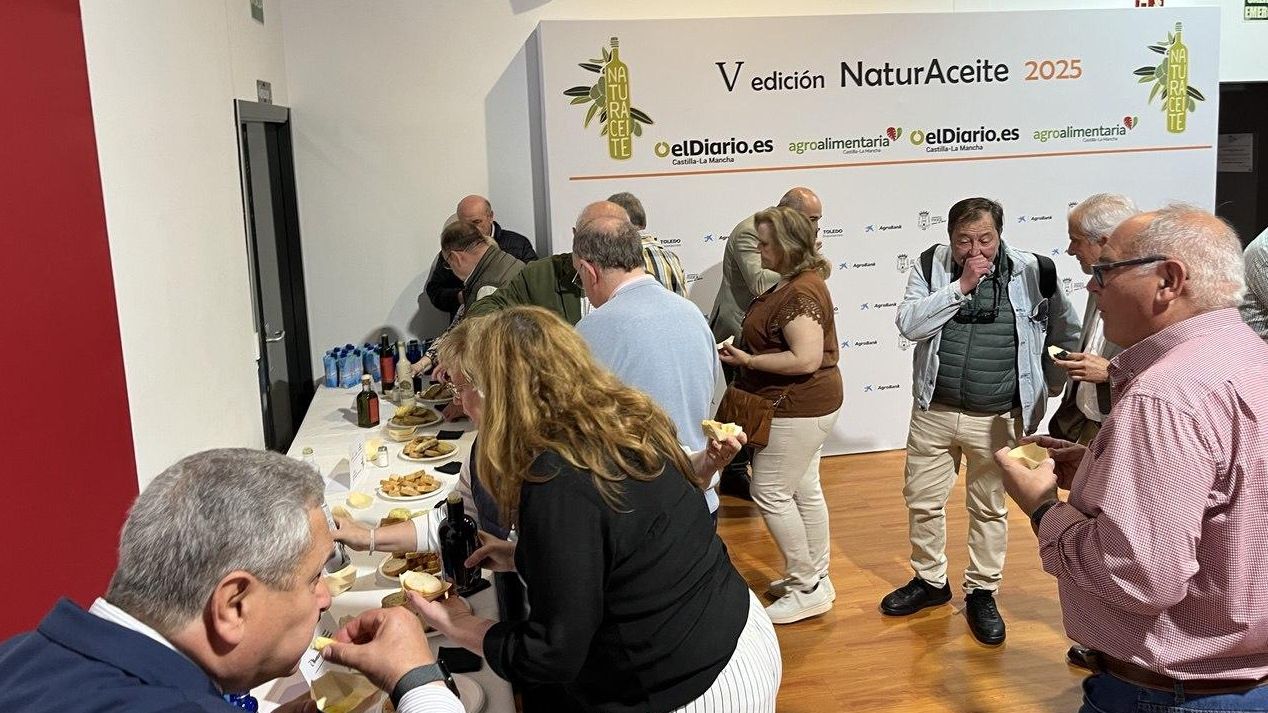 Asistentes a NaturAceite 2025 en la cata de AOVEs