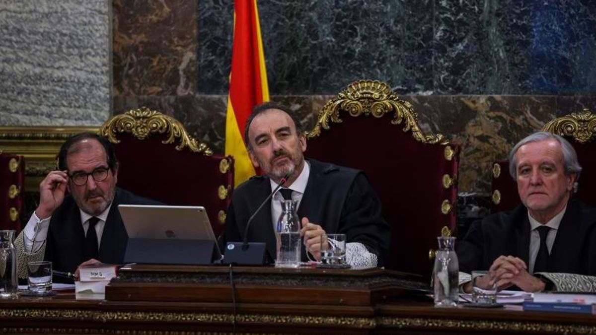 El Supremo amnistía la malversación de los líderes del procés y carga contra la "injerencia" del Constitucional