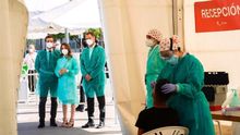 Casado en su visita a las pruebas de coronavirus realizadas en Torrejón de Ardoz.