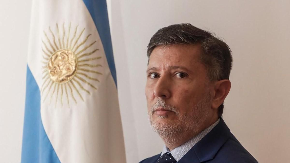 Citan por primera vez al jefe de la SIDE para que explique los alcances del DNU que habilita a espías a aprehender personas