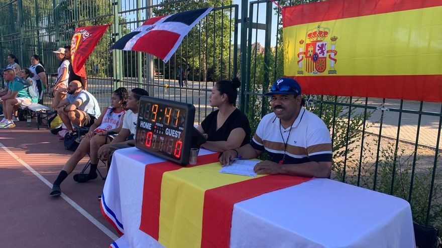 Vevo en la mesa de la Canasta de la integración