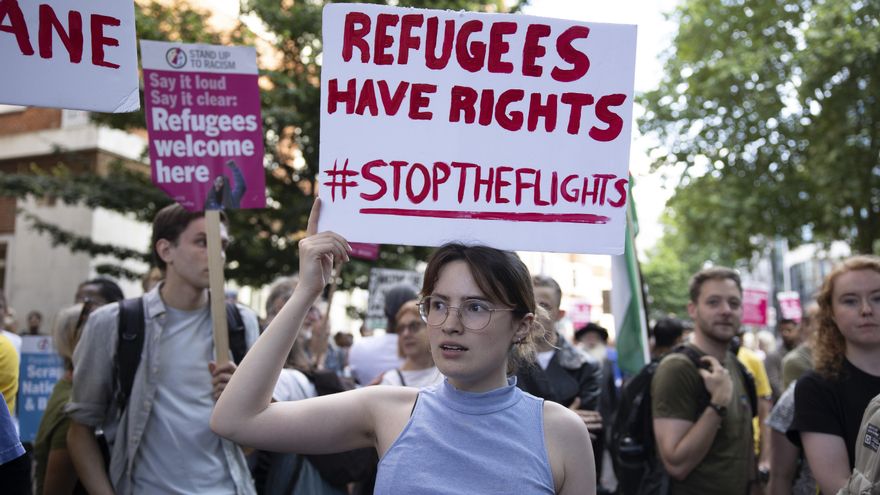 Ofensiva de 15 países para expulsar inmigrantes y solicitantes de asilo a centros fuera de la UE