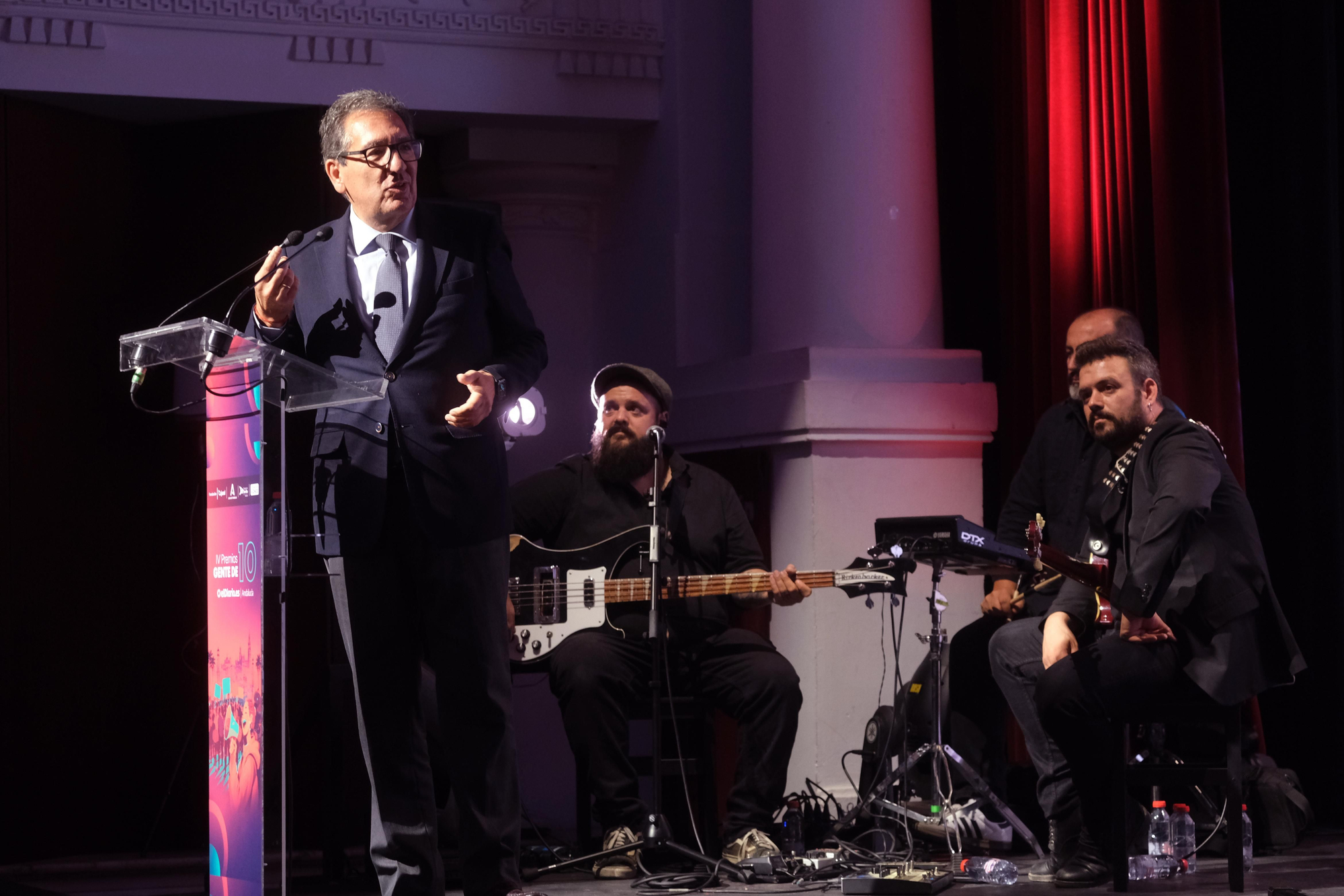El presidente de Cajasol, Antonio Pulido, dio unas palabras de bienvenida al evento.