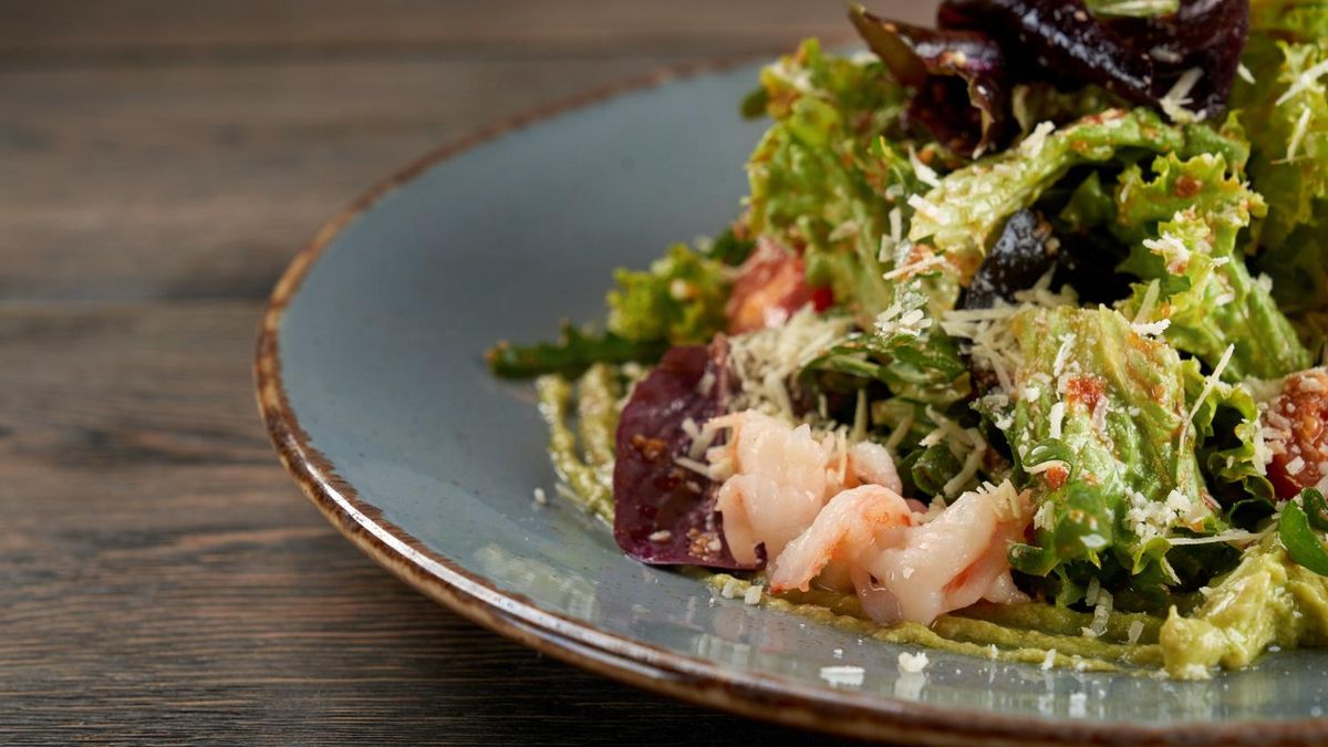 Como alternativa, puedes añadir naranja a esta ensalada