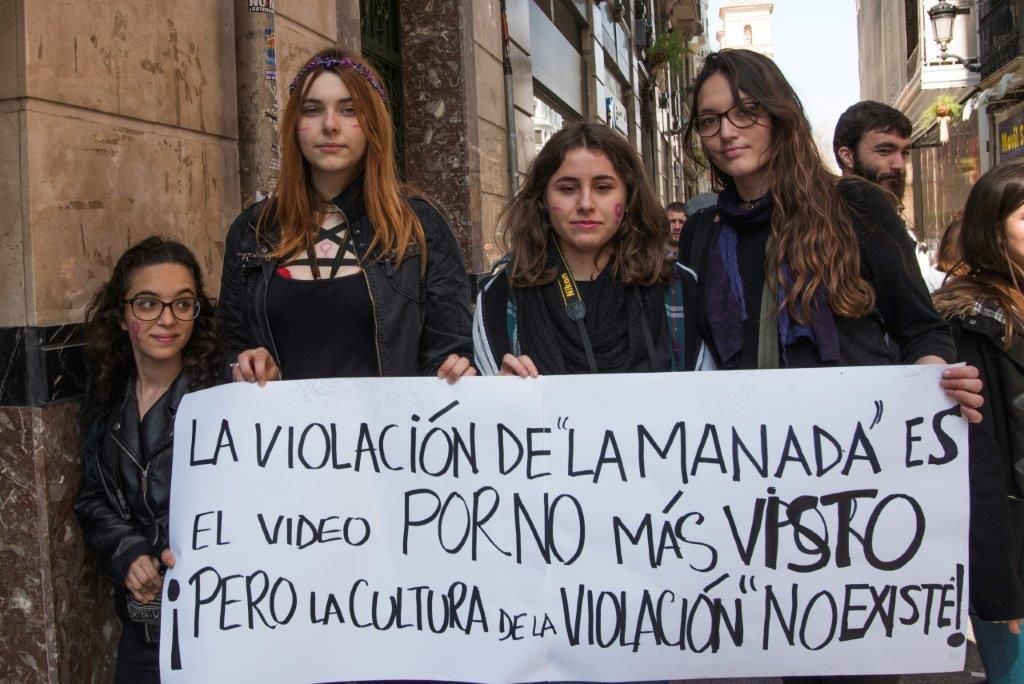 Manifestación 8M en la plaza Belluga / Carlos Trenor