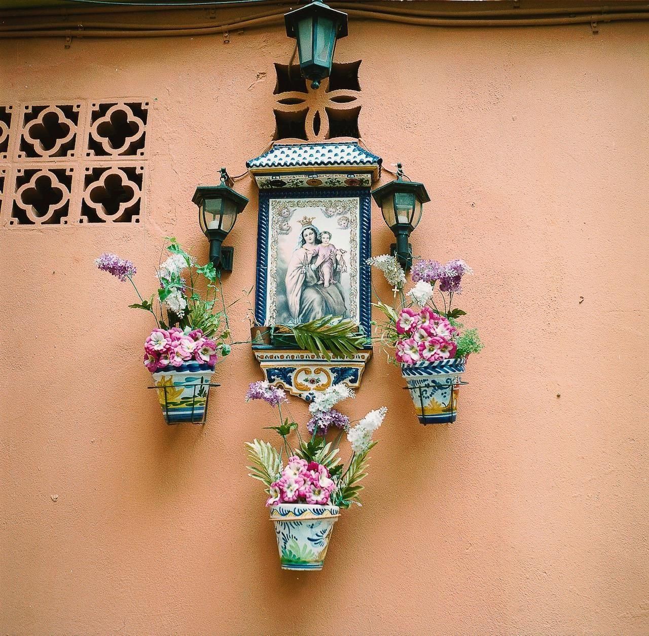 Azulejo en la Barriada de El Carmen, Sevilla.