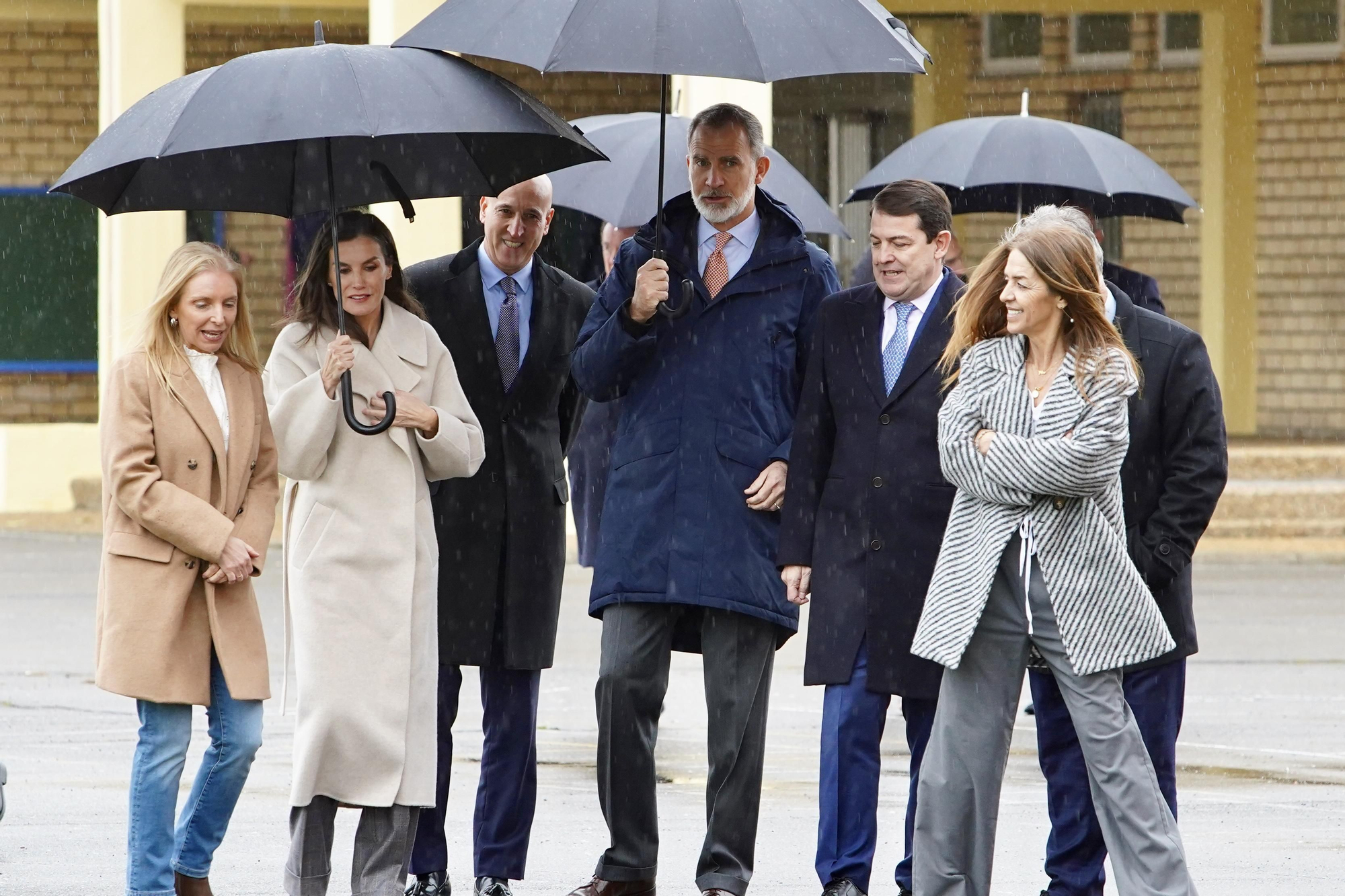 Los reyes llegan al colegio Gumersindo Azcárate.