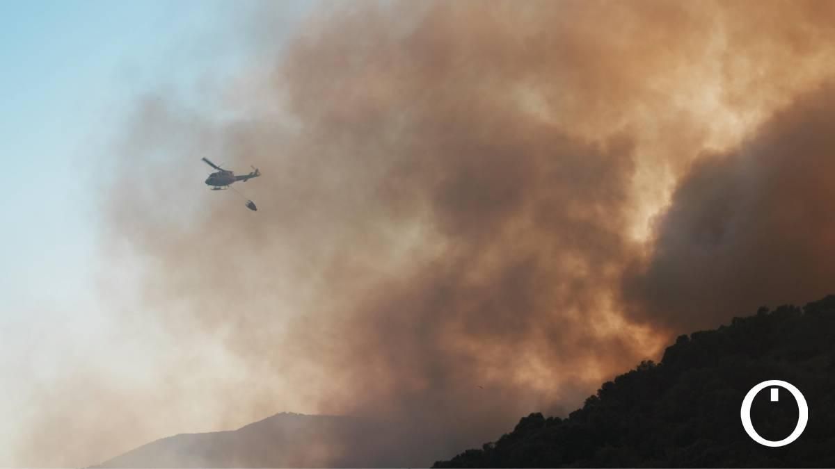 Evolución favorable del incendio, pese a la dificultad para cerrar el perímetro y los puntos calientes