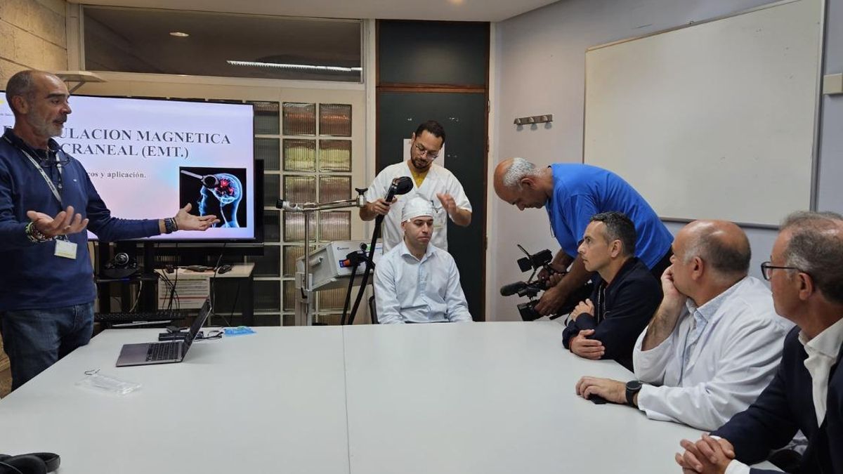 Simulación  de la nueva terapia de estimulación magnética transcraneal (EMT)  en el Hospital Universitario de La Palma.