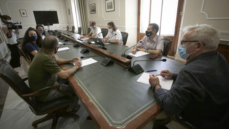 La Coordinadora de Estibadores concluye que la ampliación del Puerto de València destruirá un tercio de los 1.500 empleos actuales