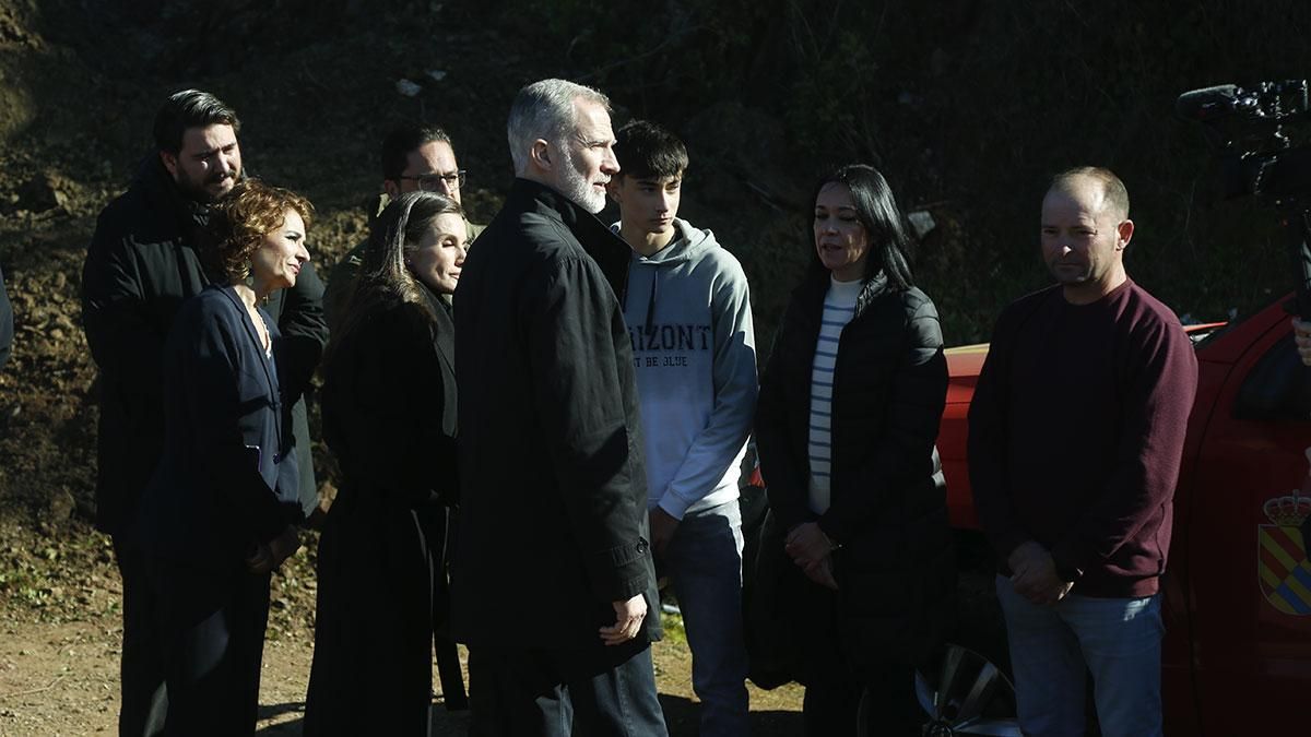 Los Reyes Felipe VI y Letizia visitan la zona 0 del accidente de trenes en Adamuz
