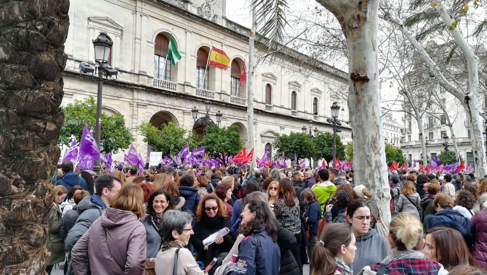 UGT-A y CCOO-A cifran en más de un 60% el seguimiento durante la mañana de los paros convocados en Andalucía