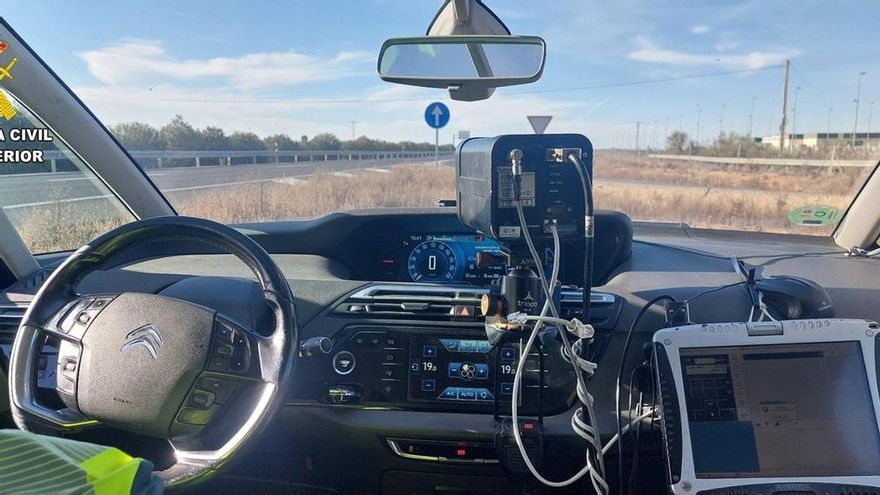 Investigado por conducir un turismo a 218 km/h en la AP-36 a la altura de Las Pedroñeras