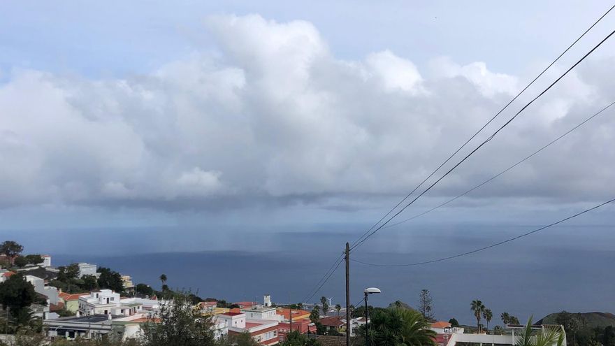 Nuboso con lluvias en general débiles este domingo en La Palma