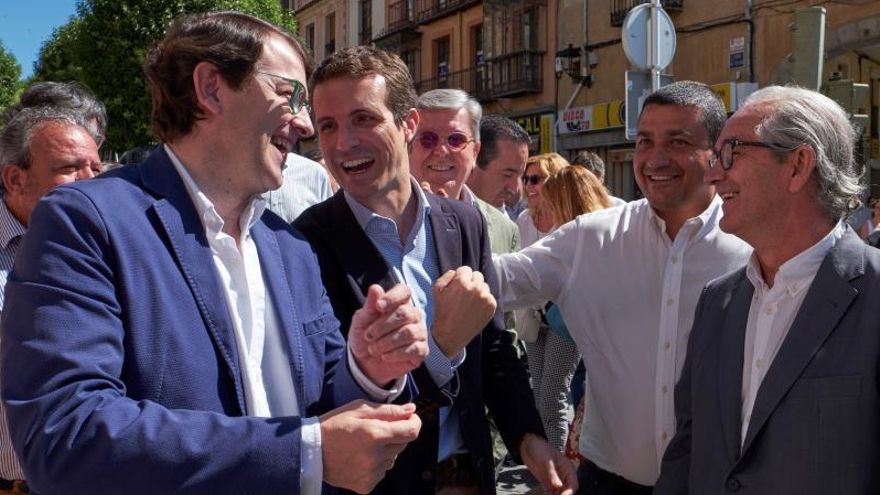 Casado refrenda a Fernández-Mañueco como candidato del PP a la Junta