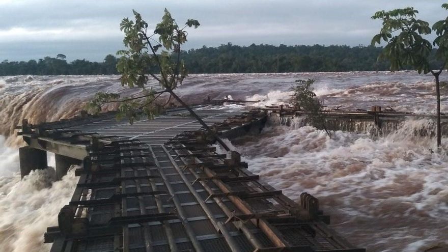 Cataratas del Iguazú: trabajan para la reapertura del circuito Garganta del Diablo tras la crecida