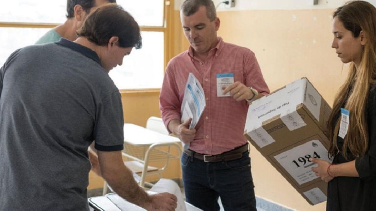 Los fiscales de mesa ahora estarán más que atentos al recuento de votos.