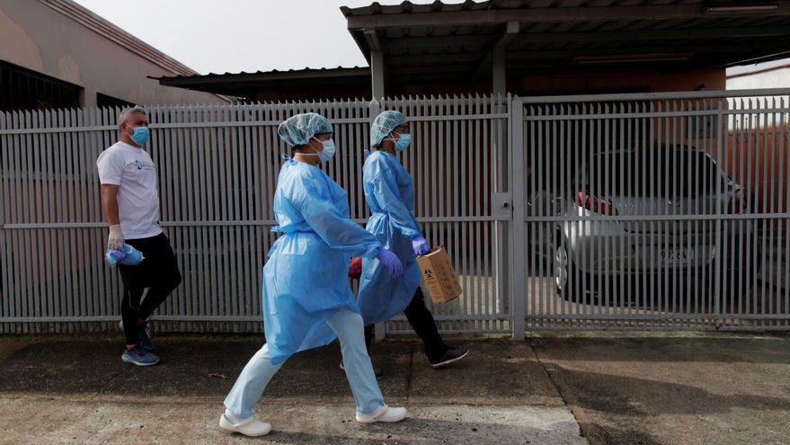 Buscan contagiados de COVID-19 en las calles de Panamá ante la emergencia sanitaria