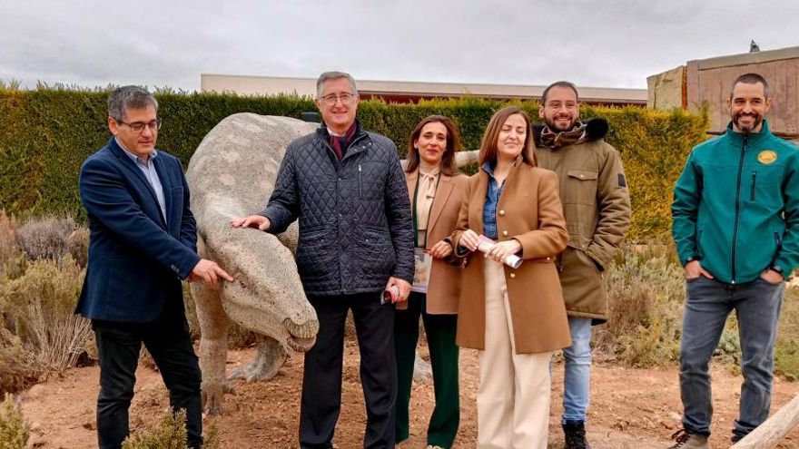 Dinópolis inicia su nueva temporada con un homenaje a Buñuel en el 125 aniversario de su nacimiento