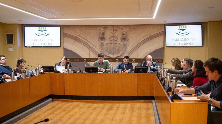 El Gobierno de La Rioja elimina las campañas LGTBI y reduce las de igualdad alegando un cambio de sensibilidad