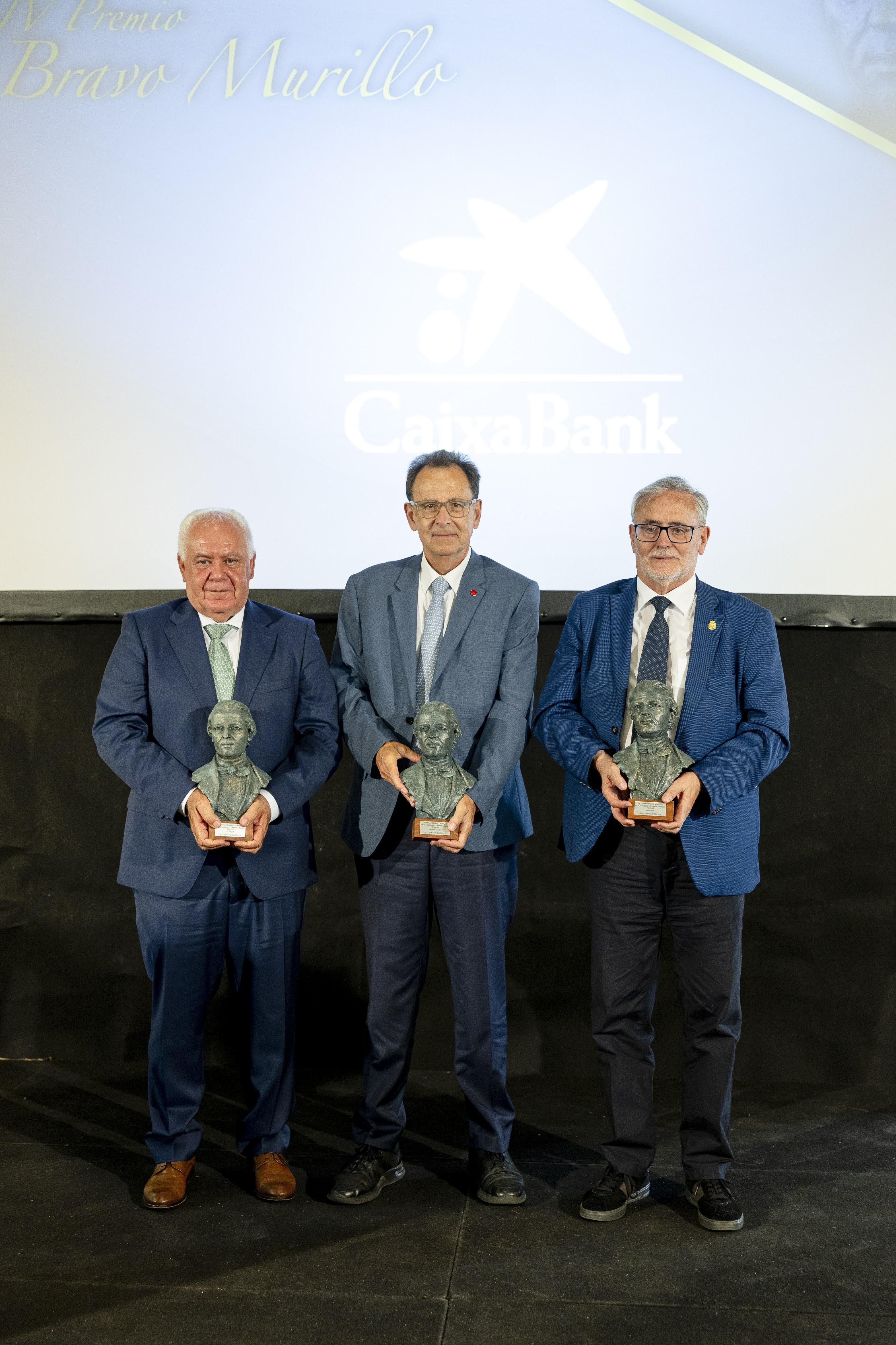 La Real Sociedad Económica de La Palma recibe el IV Premio Bravo Murillo por el 250 aniversario de su creación.