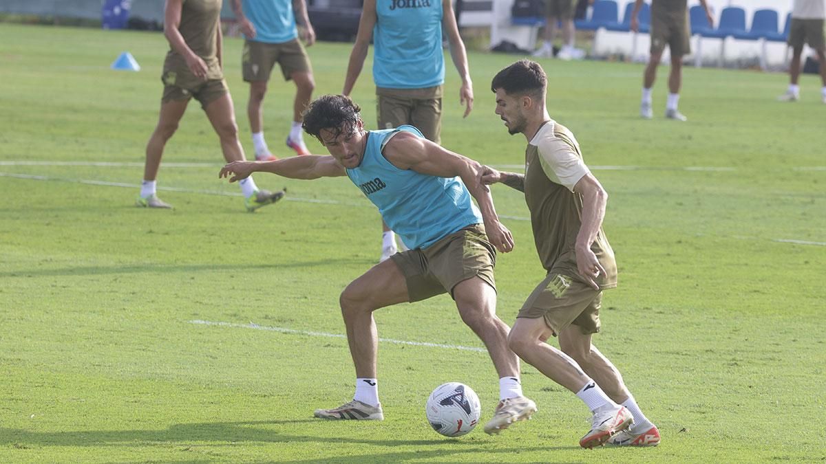 Entrenamiento del pretemporada del Córdoba CF a puerta abierta