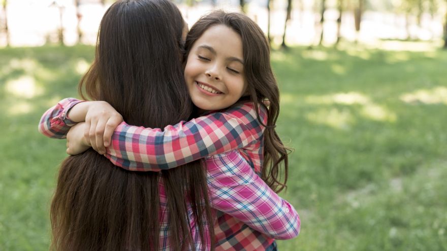 El Presupuesto 2025 recorta recursos y deja más expuestas a mujeres, niñas y adolescentes