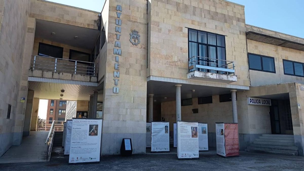 Exposición 'León, Señorío de Mujeres' en el Ayuntamiento de San Andrés del Rabanedo.