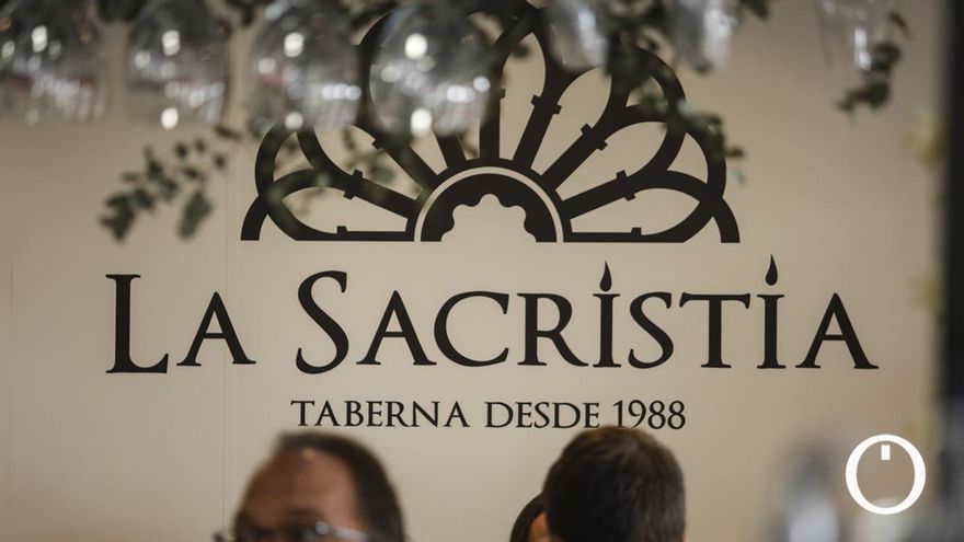 Facua eleva a 25 las personas que se intoxicaron tras comer en La Sacristía sin haber participado en el cumpleaños