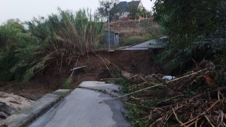 Vecinos en el limbo de la emergencia: ¿quién paga el puente de acceso a una urbanización privada destruido por una DANA?