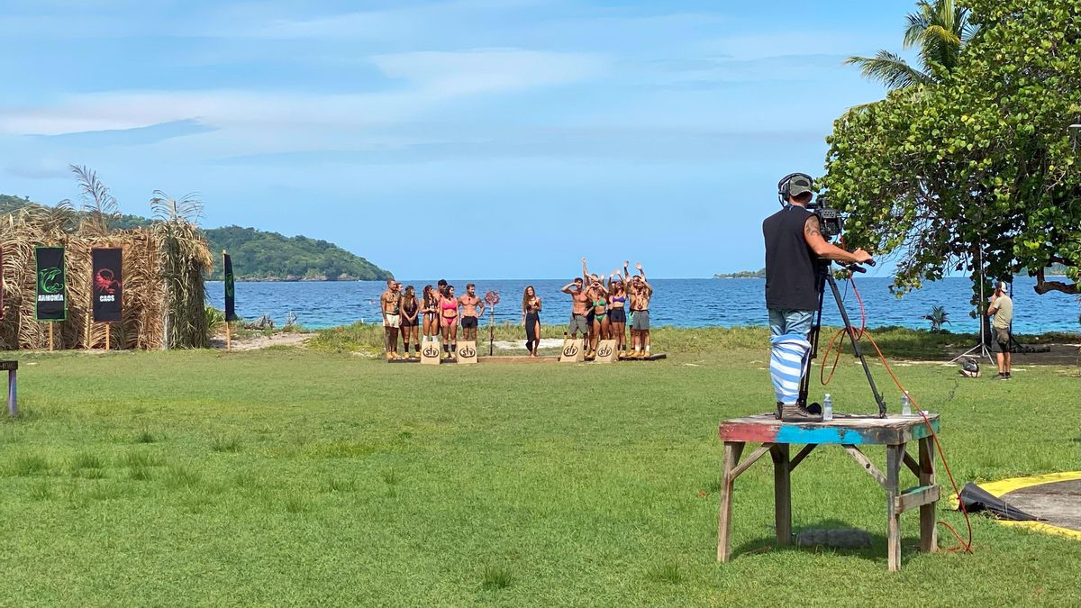 Laura Madrueño, junto a los concursantes de 'Supervivientes All Stars'