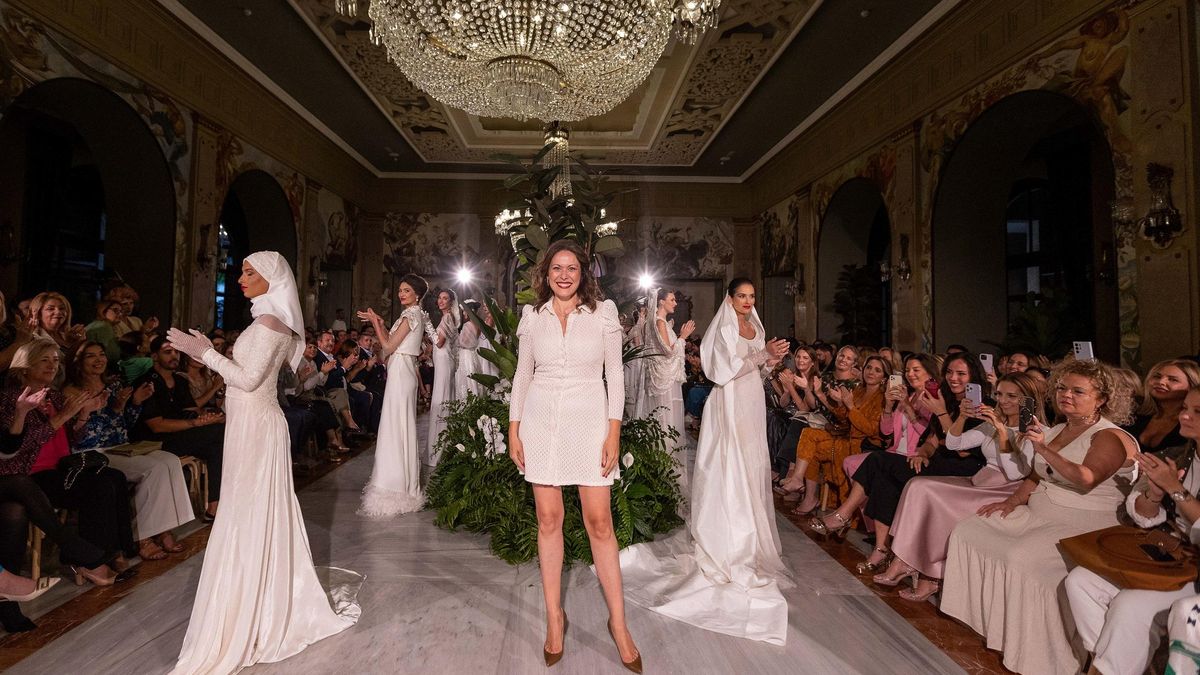 La diseñadora grancanaria Ogadenia Couture, durante el desfile de la pasarela Bridal este miércoles.