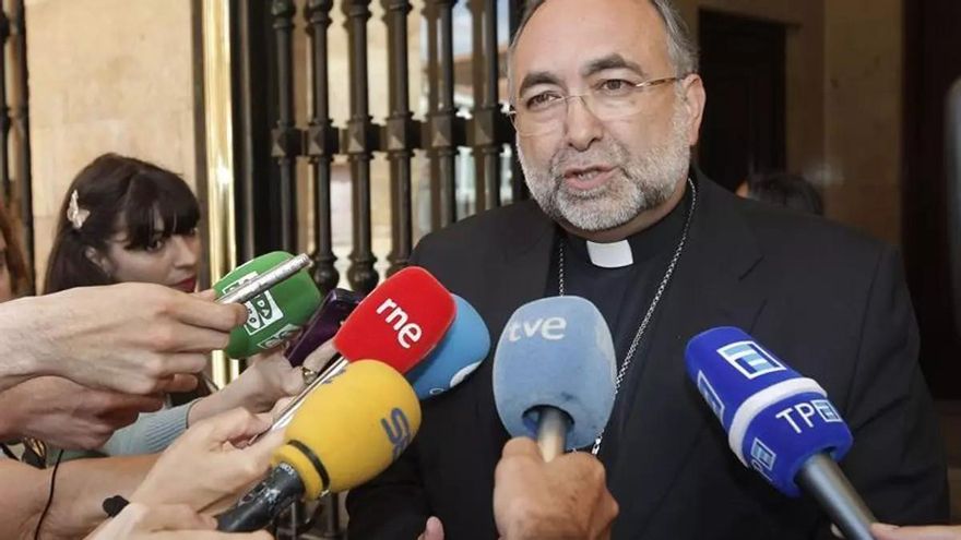 Sanz Montes, arzobispo de Oviedo: "La crisis migratoria es el resultado de la inanición de una gobernanza fallida"
