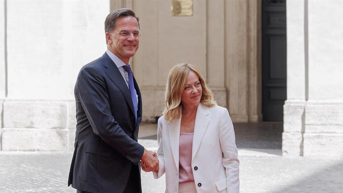 Rutte le hace el trabajo sucio a Trump contra Meloni y dice que Italia "permitió el despegue de 500 aviones de EEUU" para la guerra de Irán