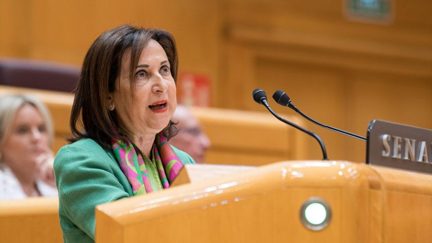 La ministra de Defensa, Margarita Robles, durante una sesión plenaria en el Senado.