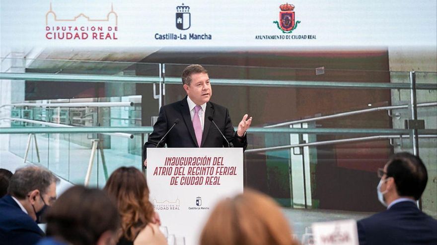 García-Page en la inauguración del atrio del recinto ferial de Ciudad Real