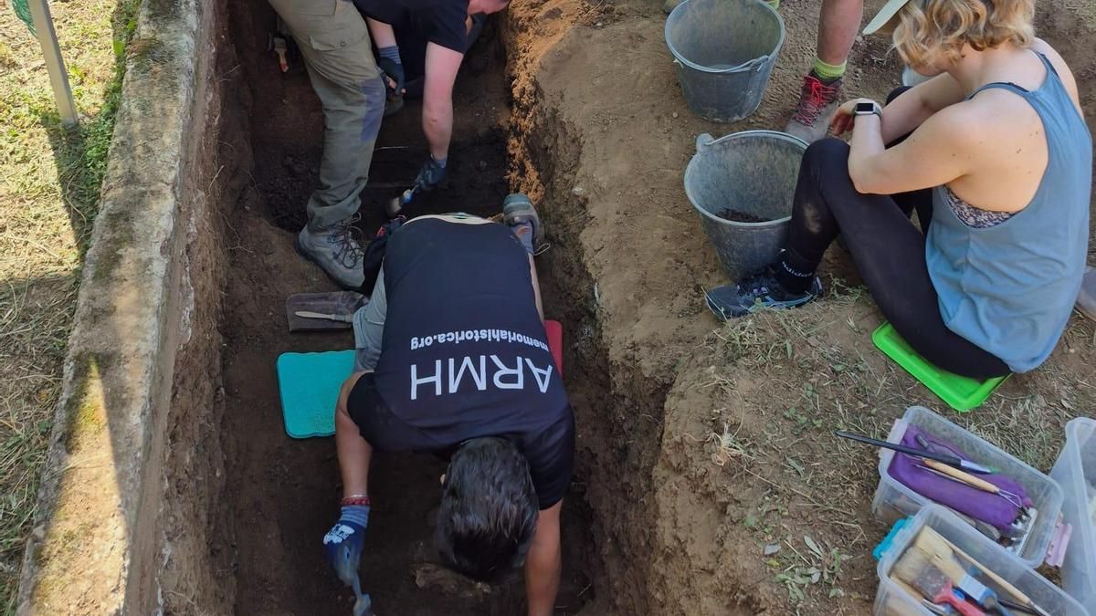 La búsqueda de los cinco obreros del pantano represaliados seguirá en Villoslada a pesar de las trabas de un técnico