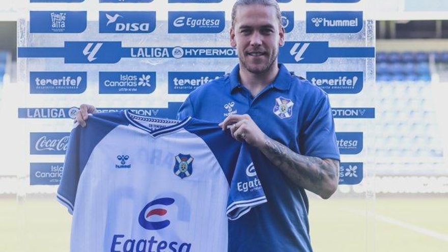 Álvaro Jiménez quiere lograr en el Tenerife un tercer ascenso