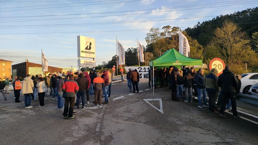 Huelga de los trabajadores de Bridgestone de Puente San Miguel el pasado 15 de abril