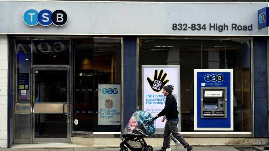 Sabadell vende su filial TSB al Santander por hasta 3.400 millones y dispara el dividendo