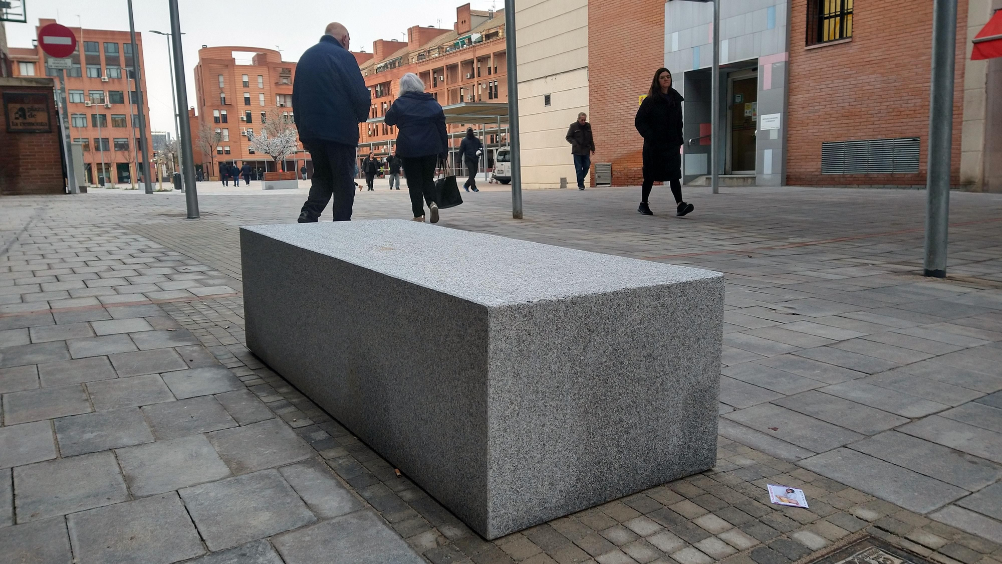 Vista de la plaza de la Remonta reformada