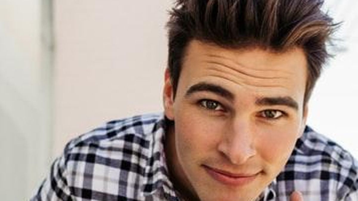 Joven peinado