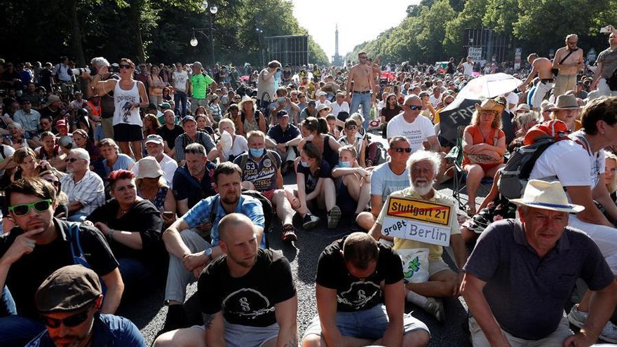 Manifestantes en Berlín contra las restricciones del coronavirus