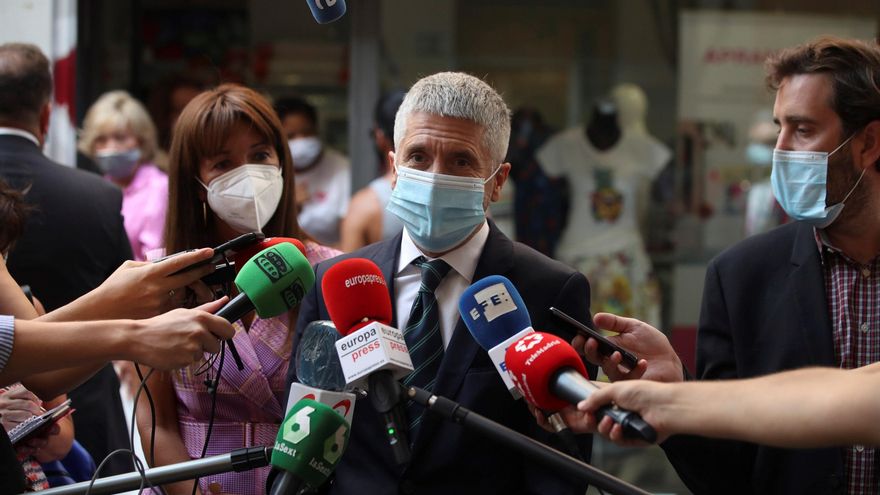 Marlaska viaja a Argelia para analizar la lucha contra la inmigración ilegal