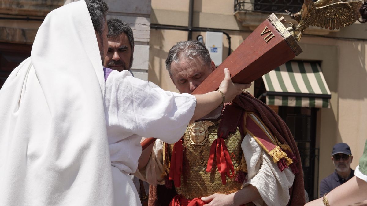 León cierra los actos del 1957.º Natalicio del Águila de la Legio VII con desfiles y la entrega del ‘águila legionaria’