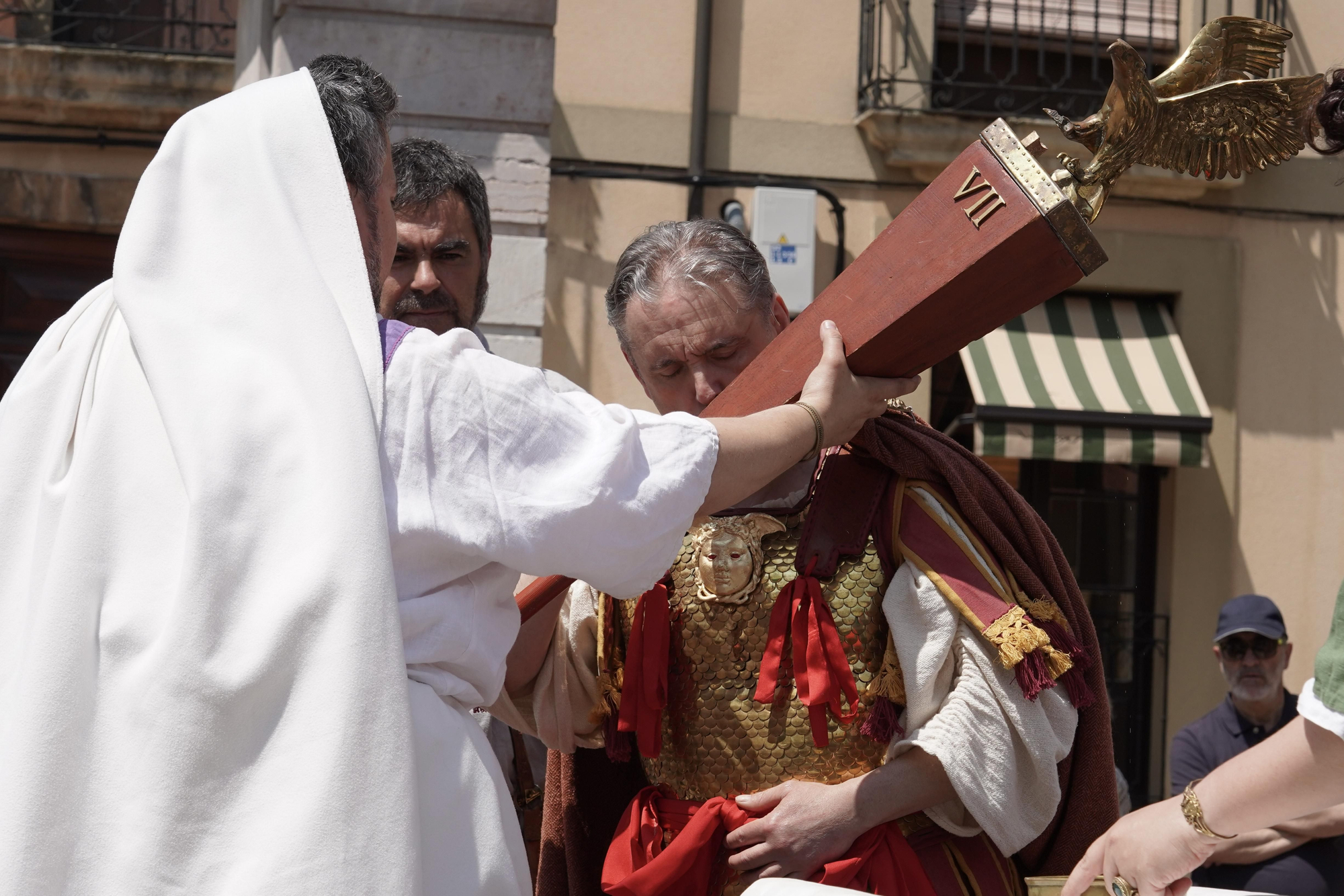 León cierra los actos del 1957.º Natalicio del Águila de la Legio VII con desfiles y la entrega del ‘águila legionaria’