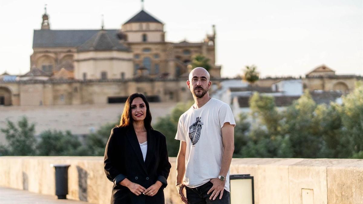 Carmen Sánchez (en la foto junto a Jordi Vidal), será la número 1 de Adelante Andalucía Córdoba al Congreso de los Diputados.
