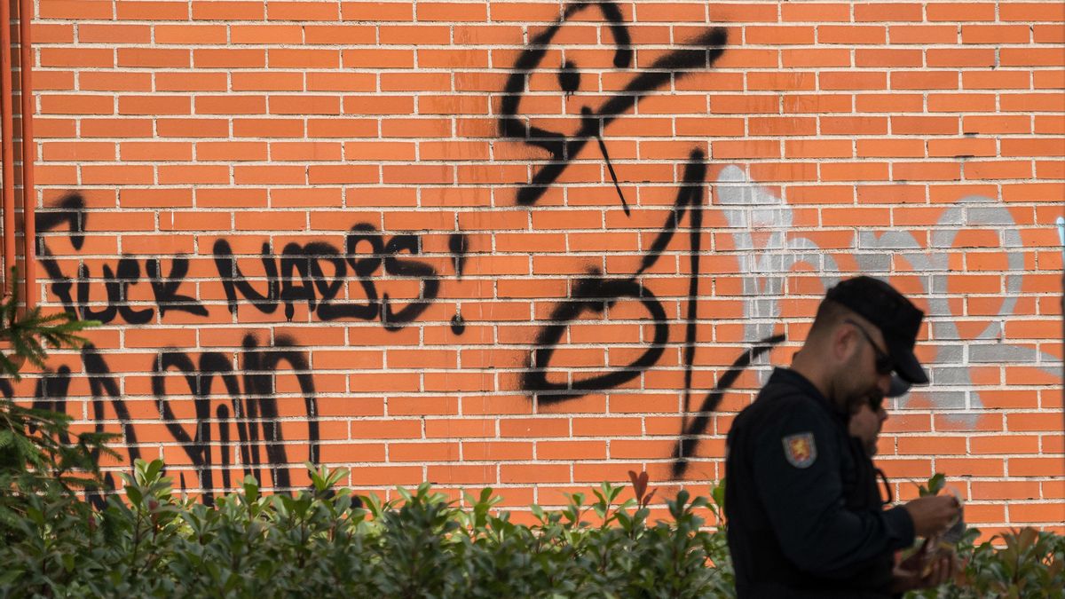Un detenido por acuchillar en el cuello a un joven en Puerta de Toledo como ritual de acceso a los Trinitarios