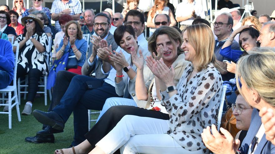 El PSOE dice "avergonzarse" de la "derechita patriótica que ejerce su patriotismo boicoteando los fondos europeos"