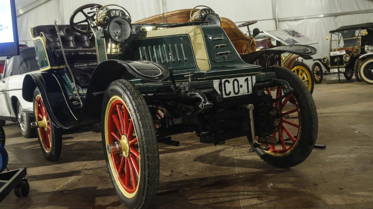 El primer coche matriculado en Córdoba, un De Dion Bouton de 1904